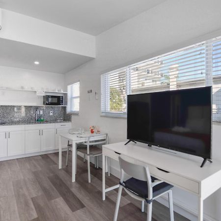 Spacious Studio With Balcony And Parking At The Beach -M46 Hollywood Exterior foto