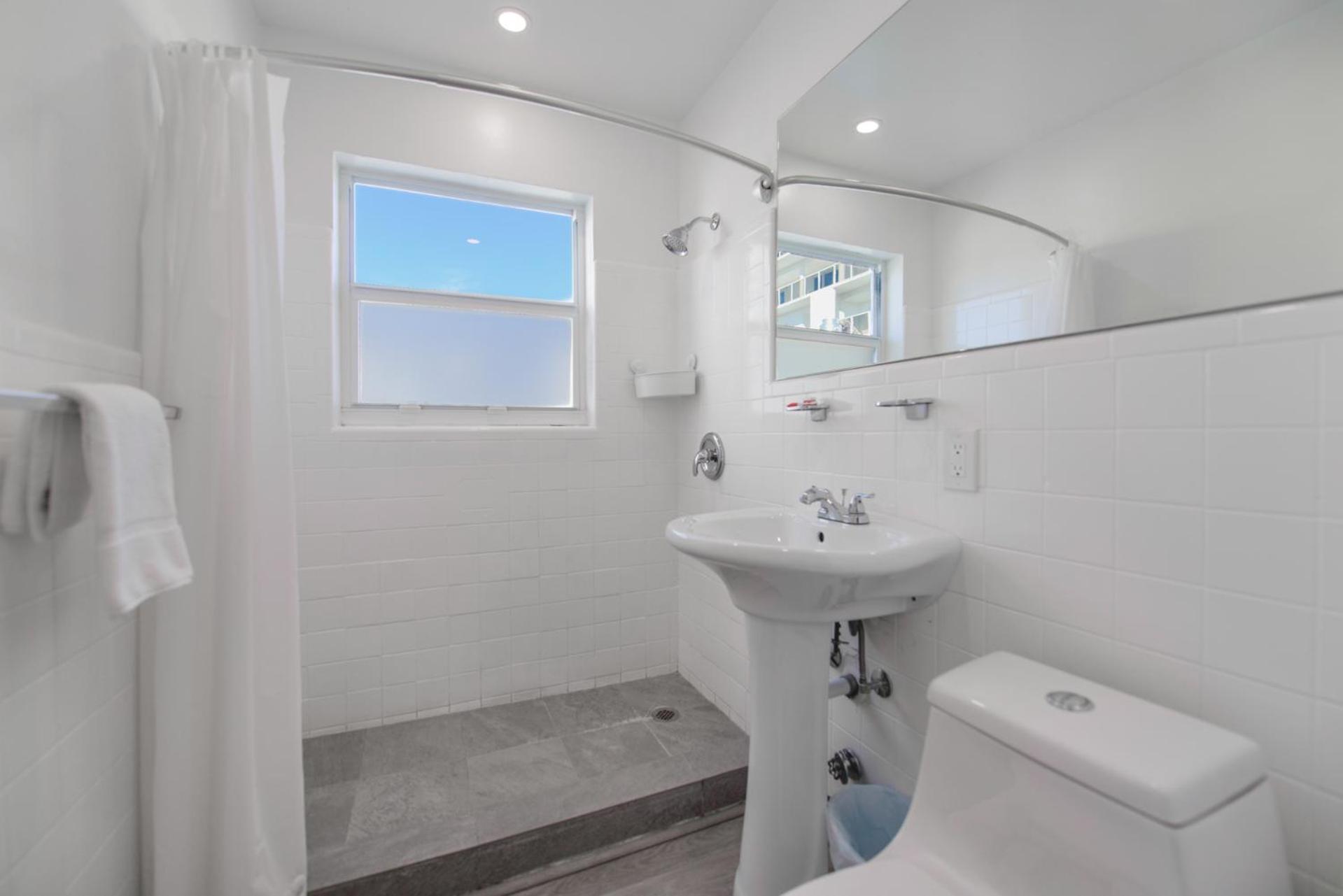 Spacious Studio With Balcony And Parking At The Beach -M46 Hollywood Exterior foto
