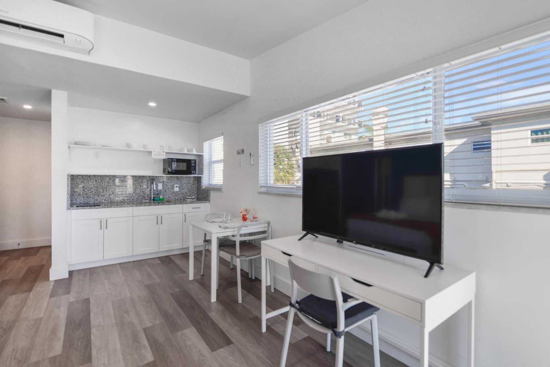Spacious Studio With Balcony And Parking At The Beach -M46 Hollywood Exterior foto